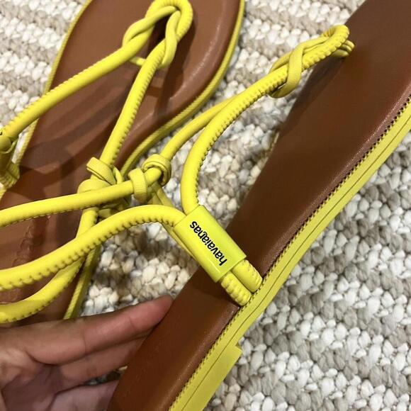 Havaianas Una Açai Thong Sandals - Picture 2 of 5